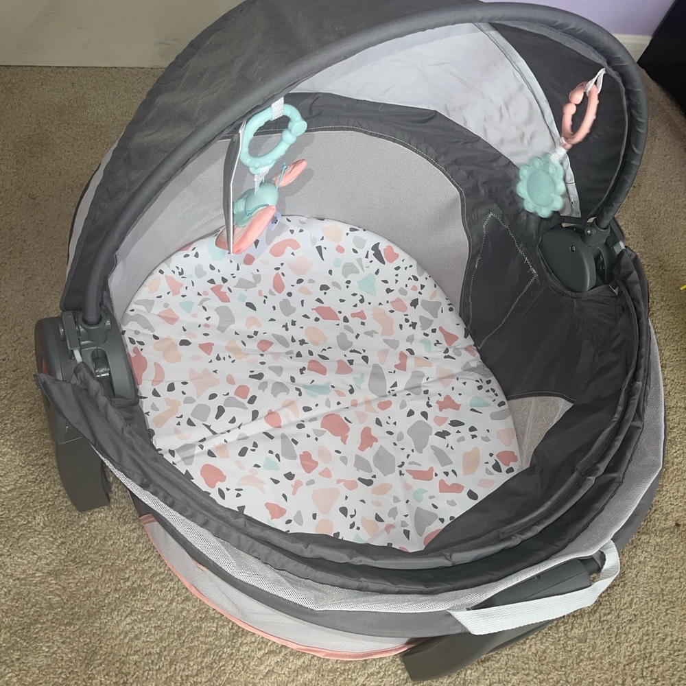 Fisher-Price On-the-Go Baby Dome